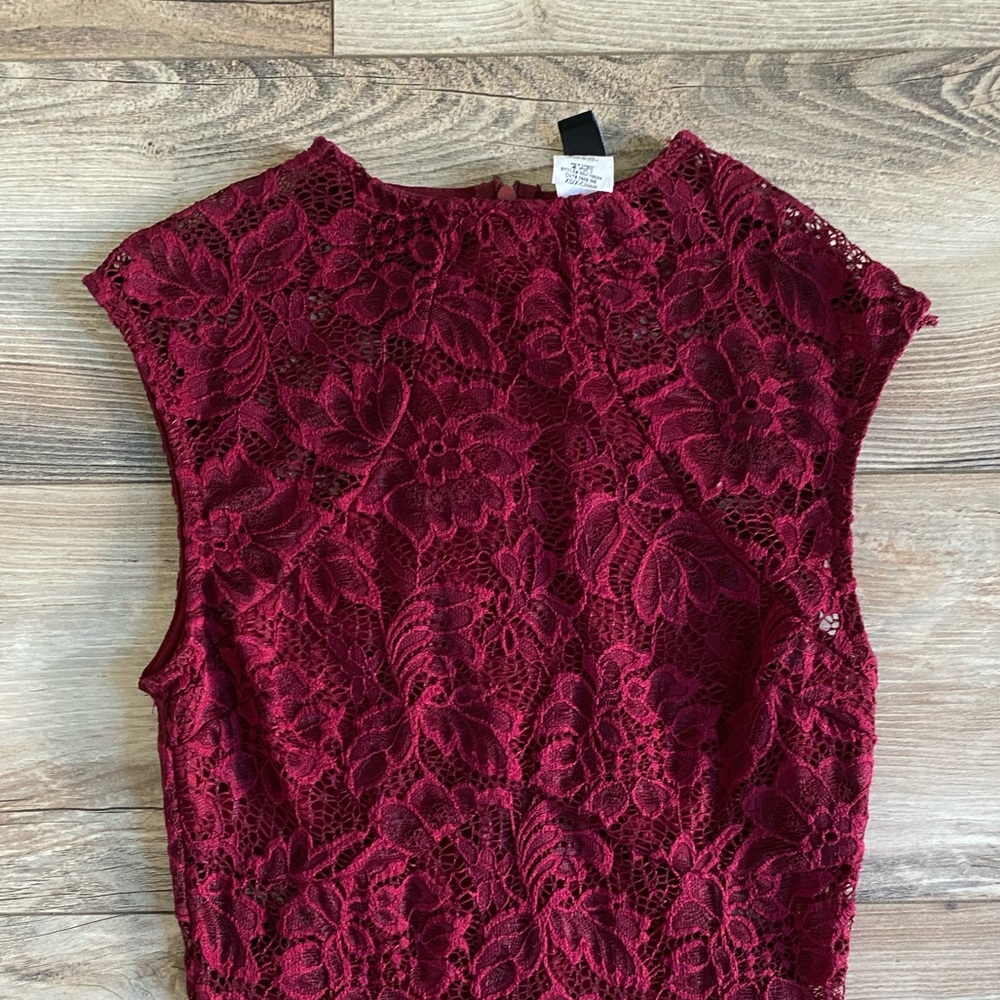 Burgundy lace bodycon dress - Picture 2 of 4